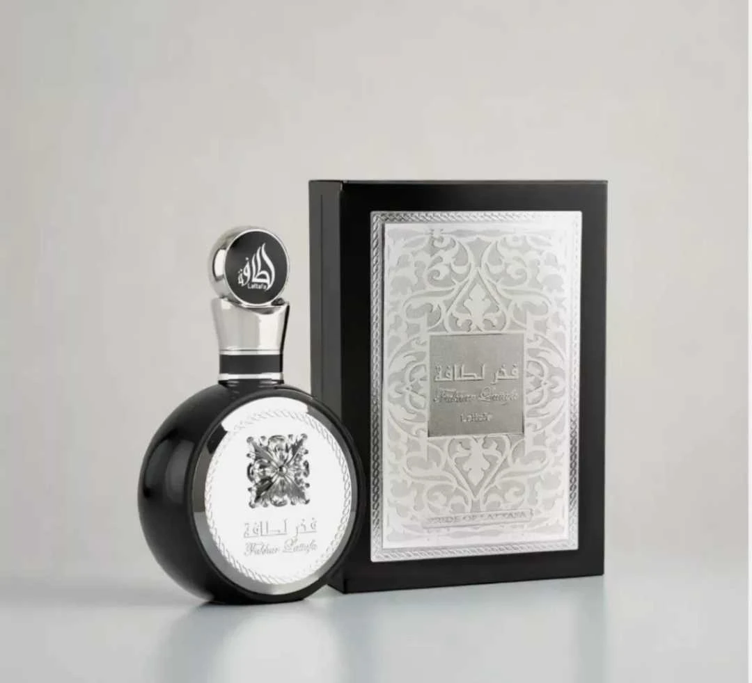 Fakhr Lattafa Black Perfume